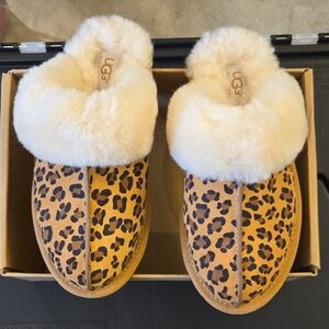 UGG Women's Tan Leopard Slippers with White Fur